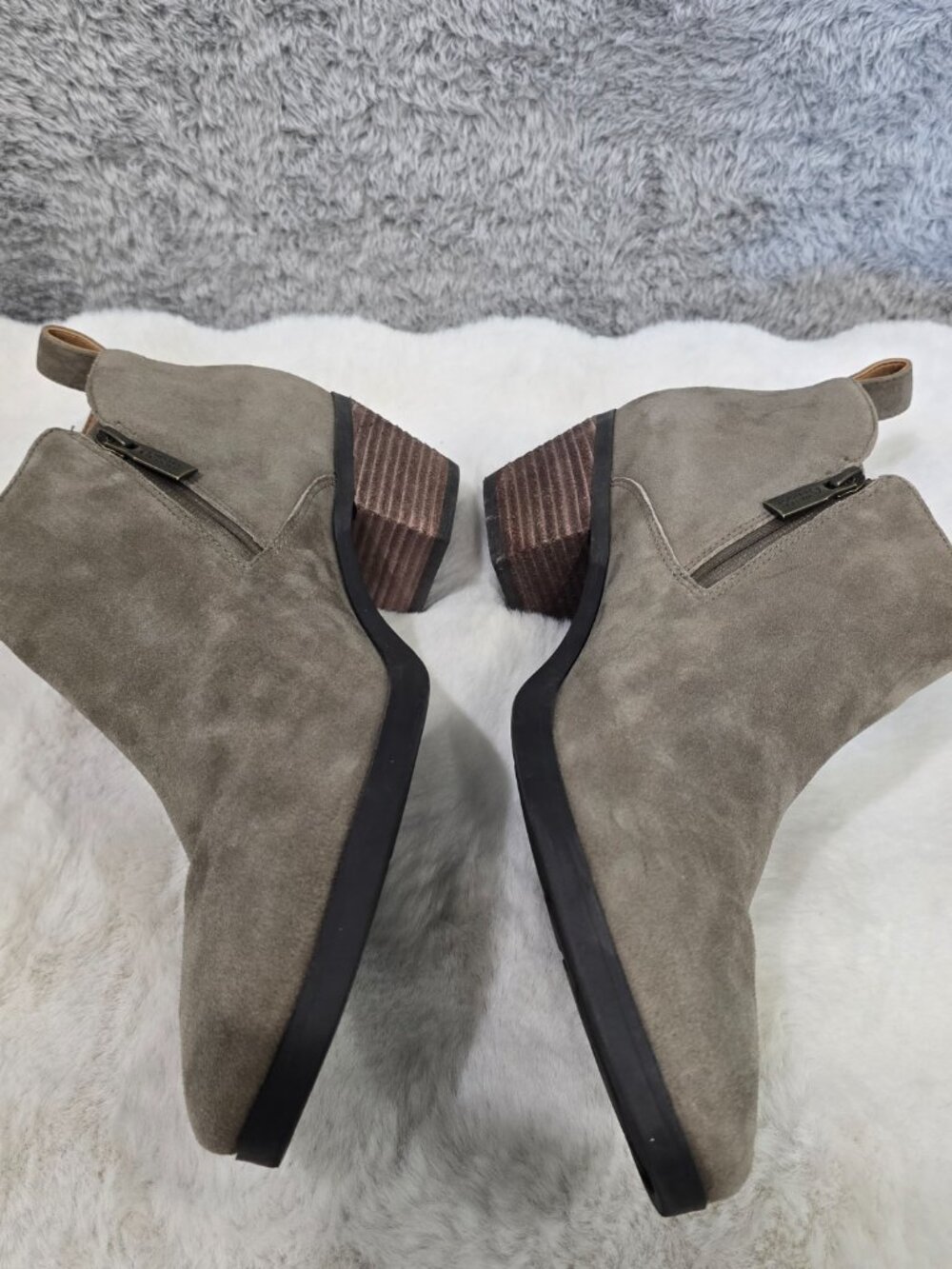 Vionic Cecily Ankle Boot Booties Womens Size 11 Waterproof Stone Suede Worn Once - Picture 8 of 9